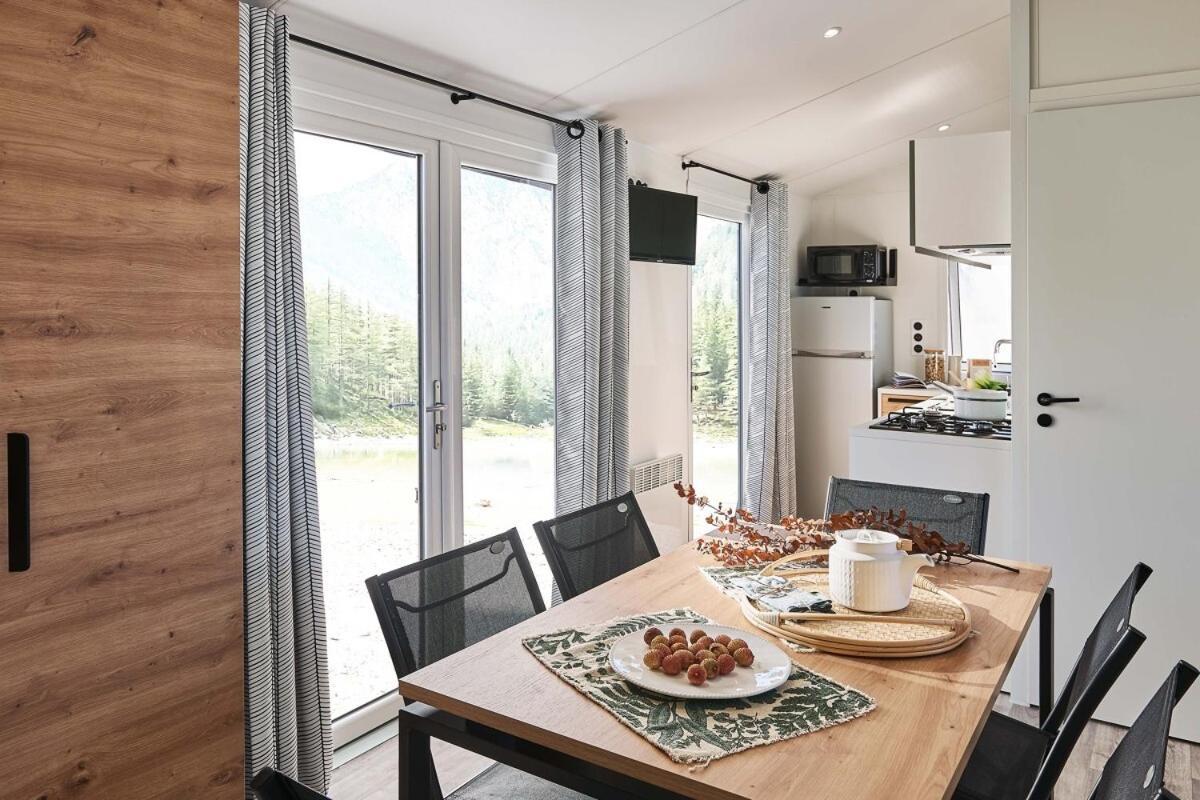 Camping Sites Et Paysages Les Pres Hauts 锡斯特龙 外观 照片