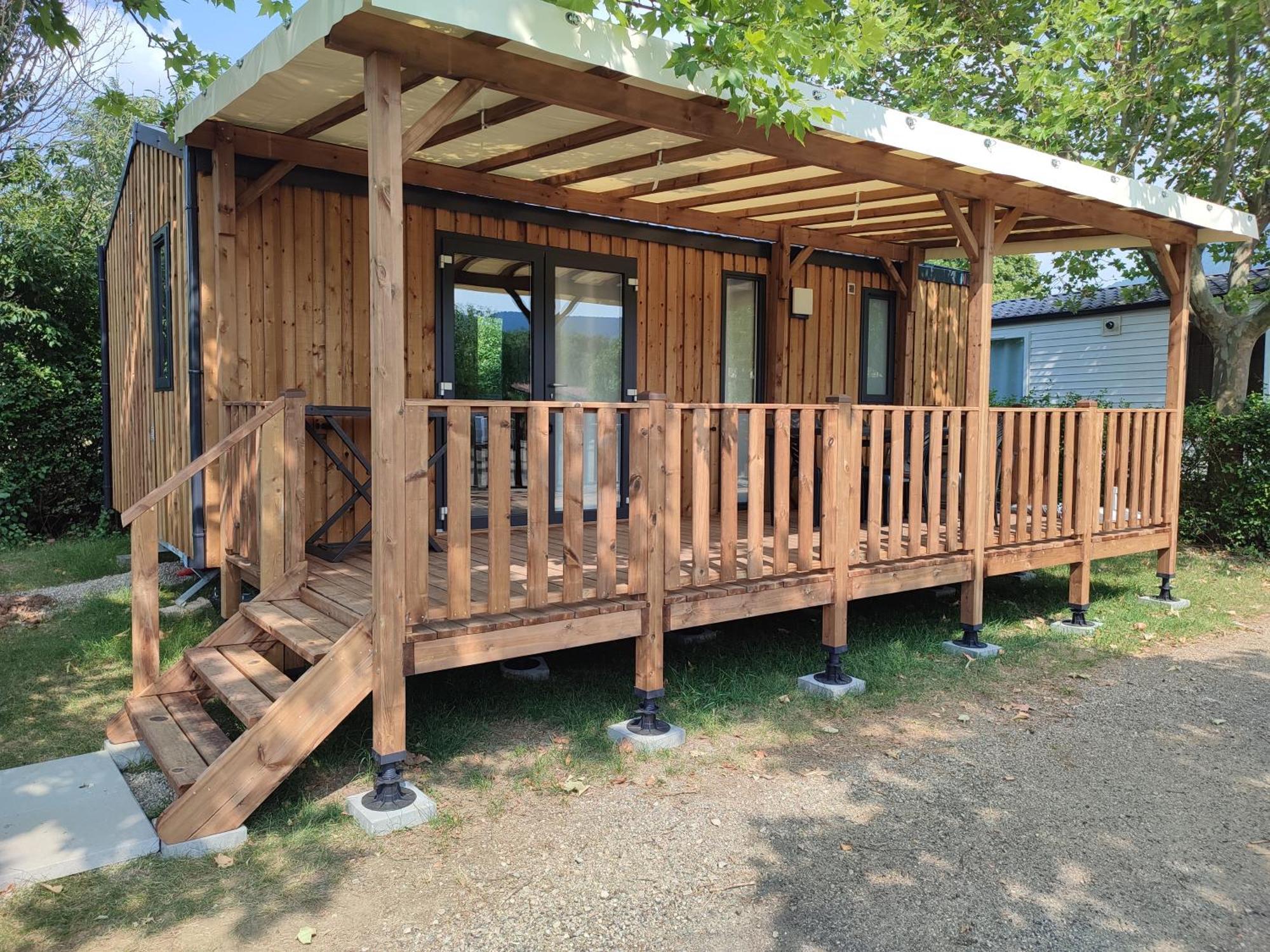Camping Sites Et Paysages Les Pres Hauts 锡斯特龙 外观 照片