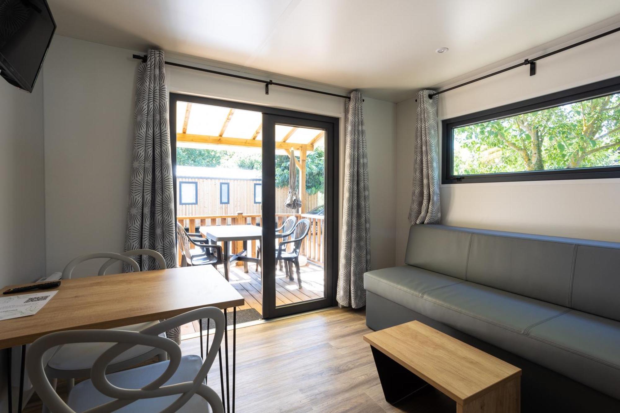 Camping Sites Et Paysages Les Pres Hauts 锡斯特龙 外观 照片