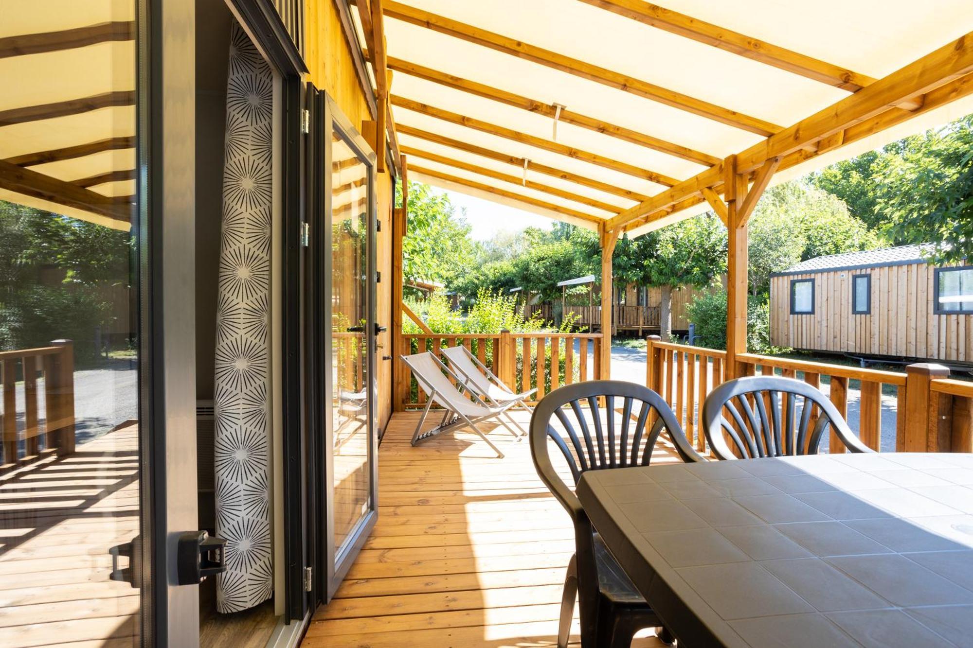 Camping Sites Et Paysages Les Pres Hauts 锡斯特龙 外观 照片