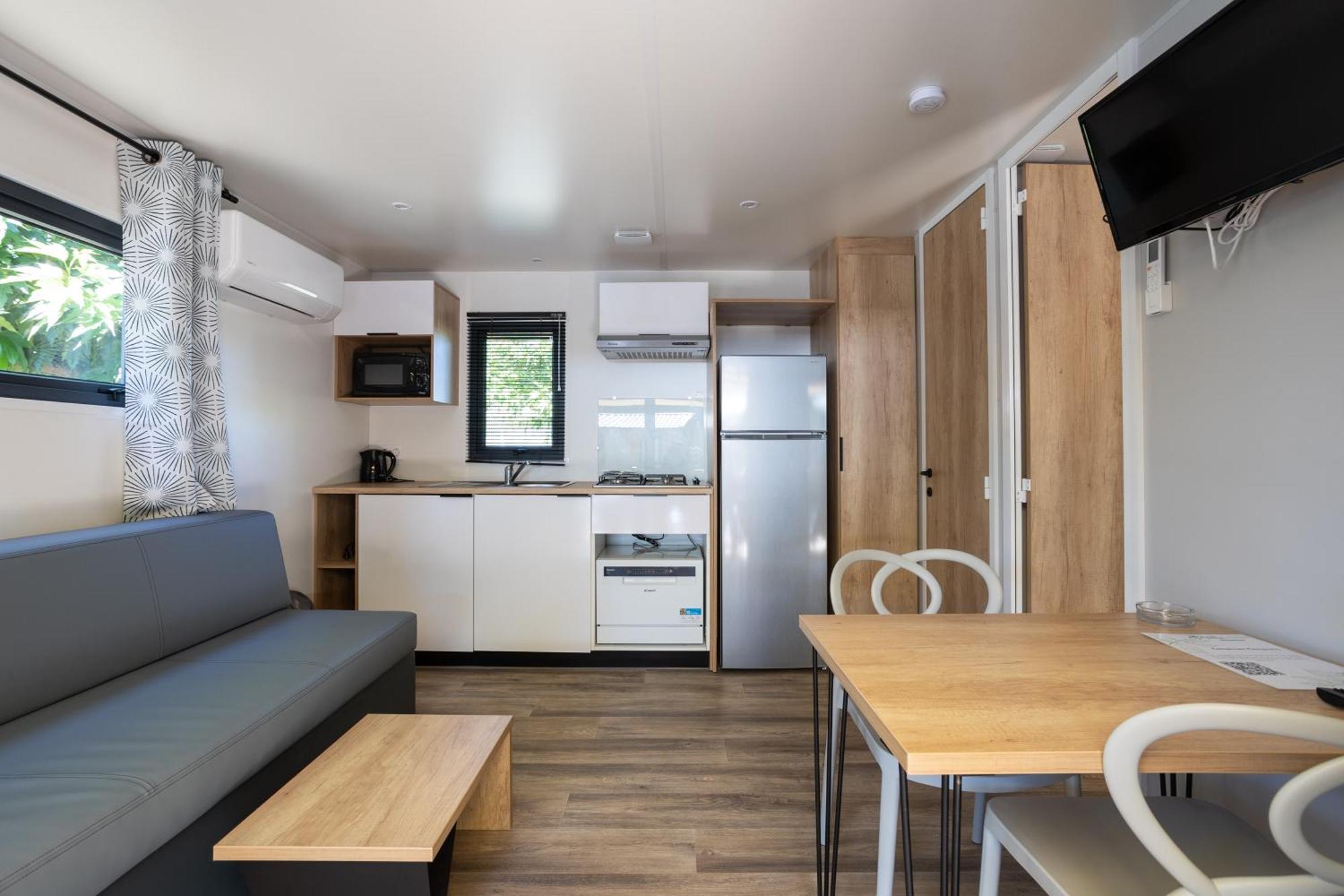 Camping Sites Et Paysages Les Pres Hauts 锡斯特龙 外观 照片