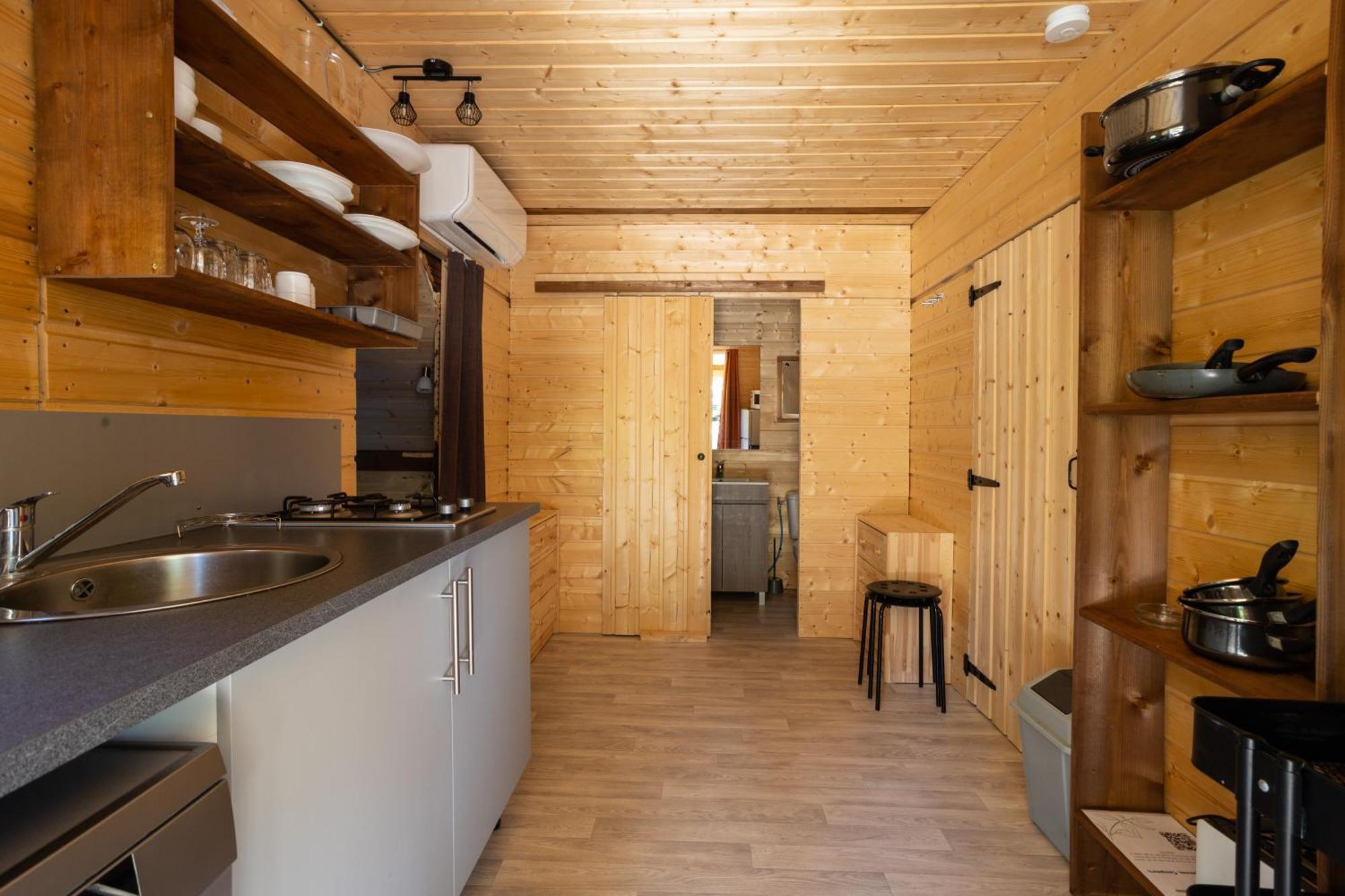 Camping Sites Et Paysages Les Pres Hauts 锡斯特龙 外观 照片