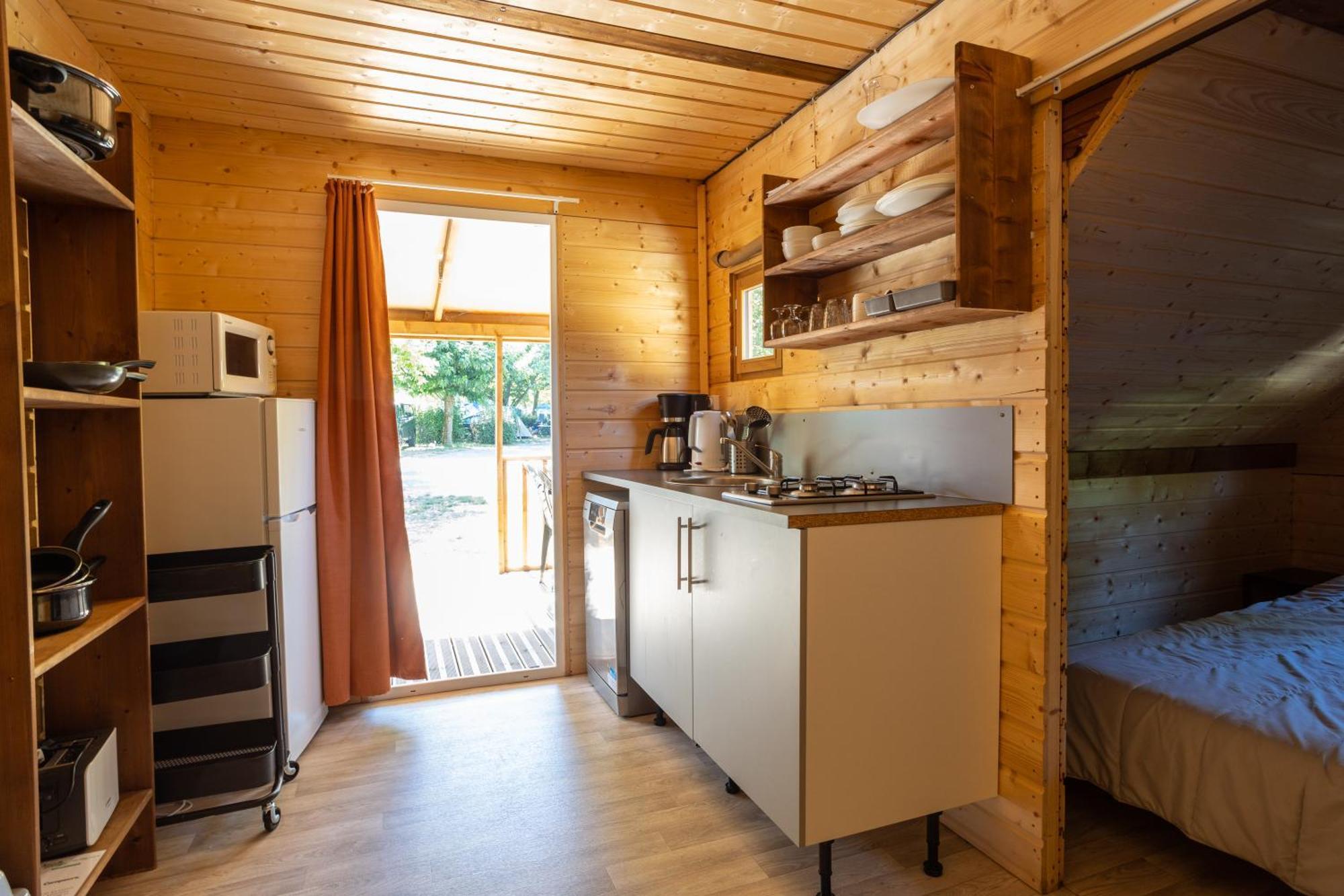 Camping Sites Et Paysages Les Pres Hauts 锡斯特龙 外观 照片