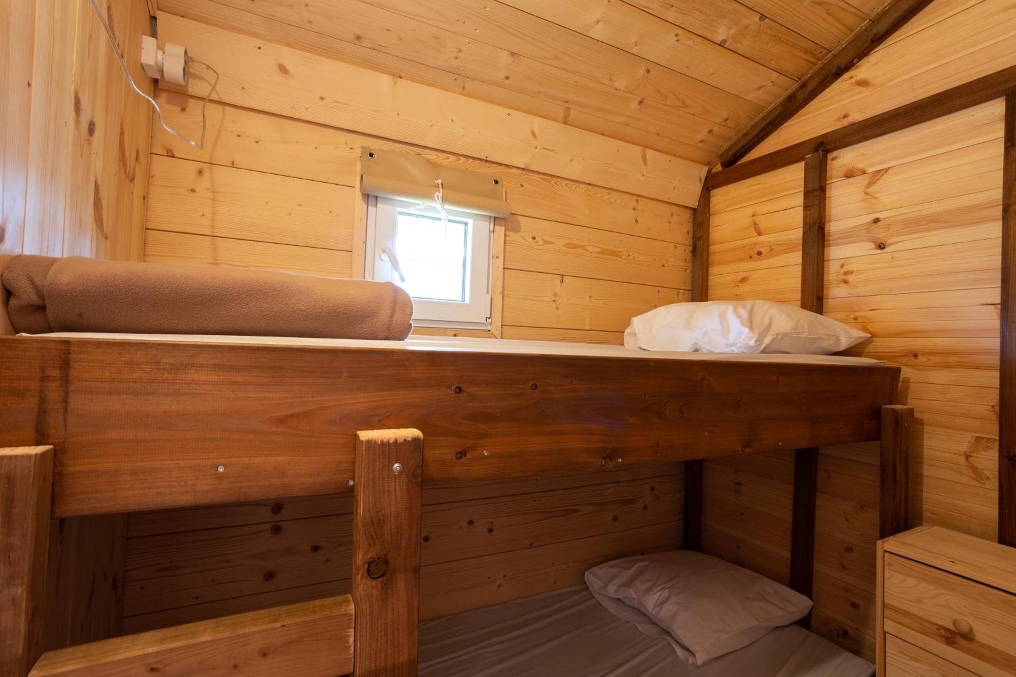 Camping Sites Et Paysages Les Pres Hauts 锡斯特龙 外观 照片