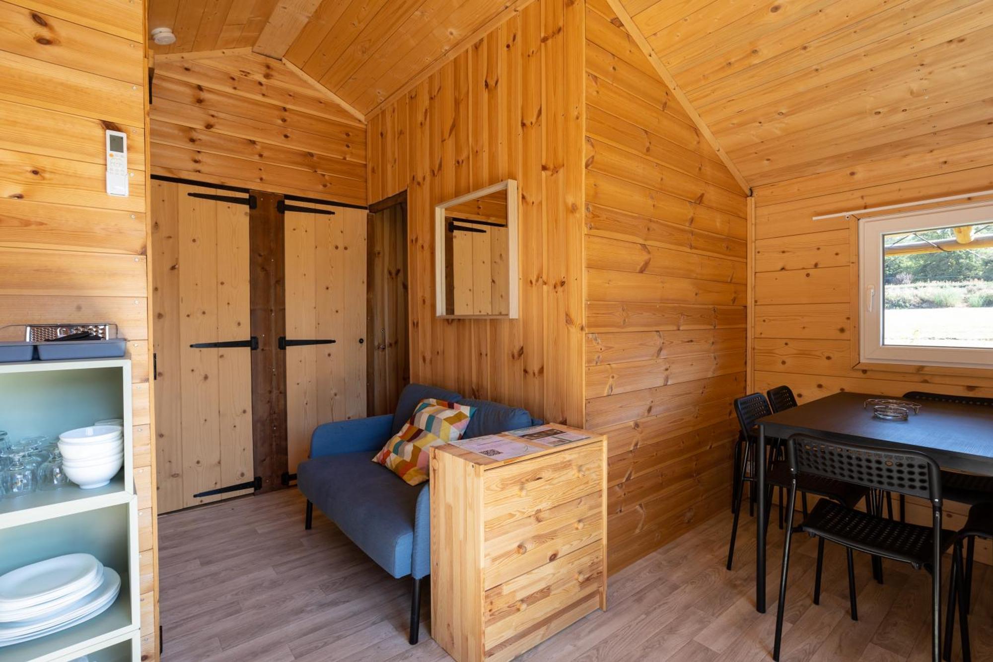 Camping Sites Et Paysages Les Pres Hauts 锡斯特龙 外观 照片